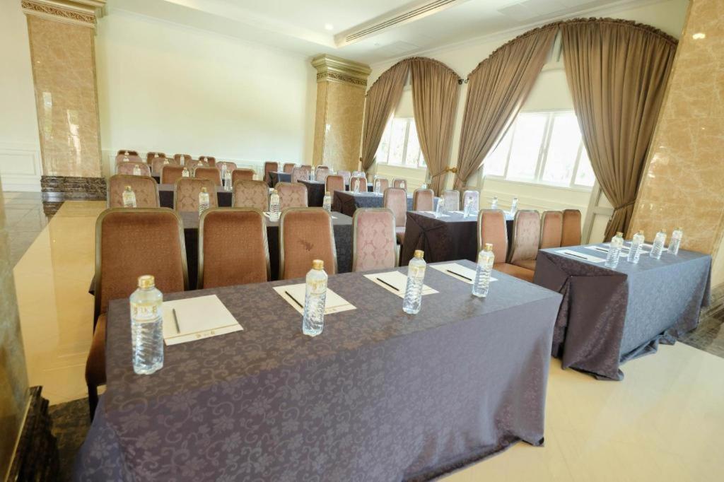 Lk Celestite Hotel Pattaya Bagian luar foto