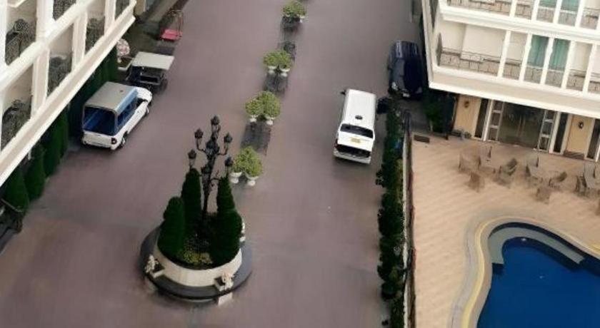 Lk Celestite Hotel Pattaya Bagian luar foto