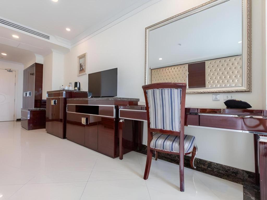 Lk Celestite Hotel Pattaya Bagian luar foto