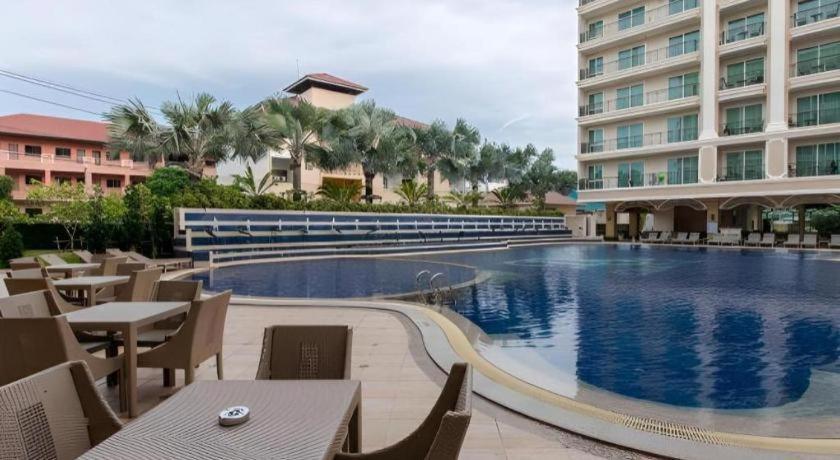 Lk Celestite Hotel Pattaya Bagian luar foto