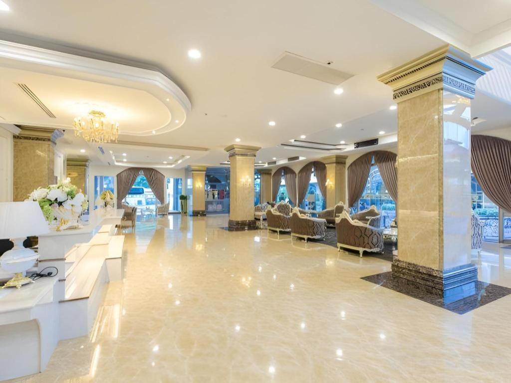 Lk Celestite Hotel Pattaya Bagian luar foto