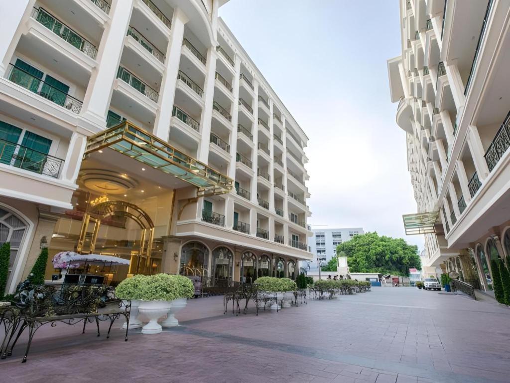Lk Celestite Hotel Pattaya Bagian luar foto