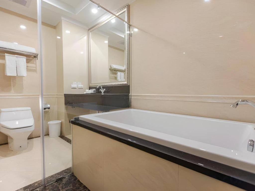 Lk Celestite Hotel Pattaya Bagian luar foto