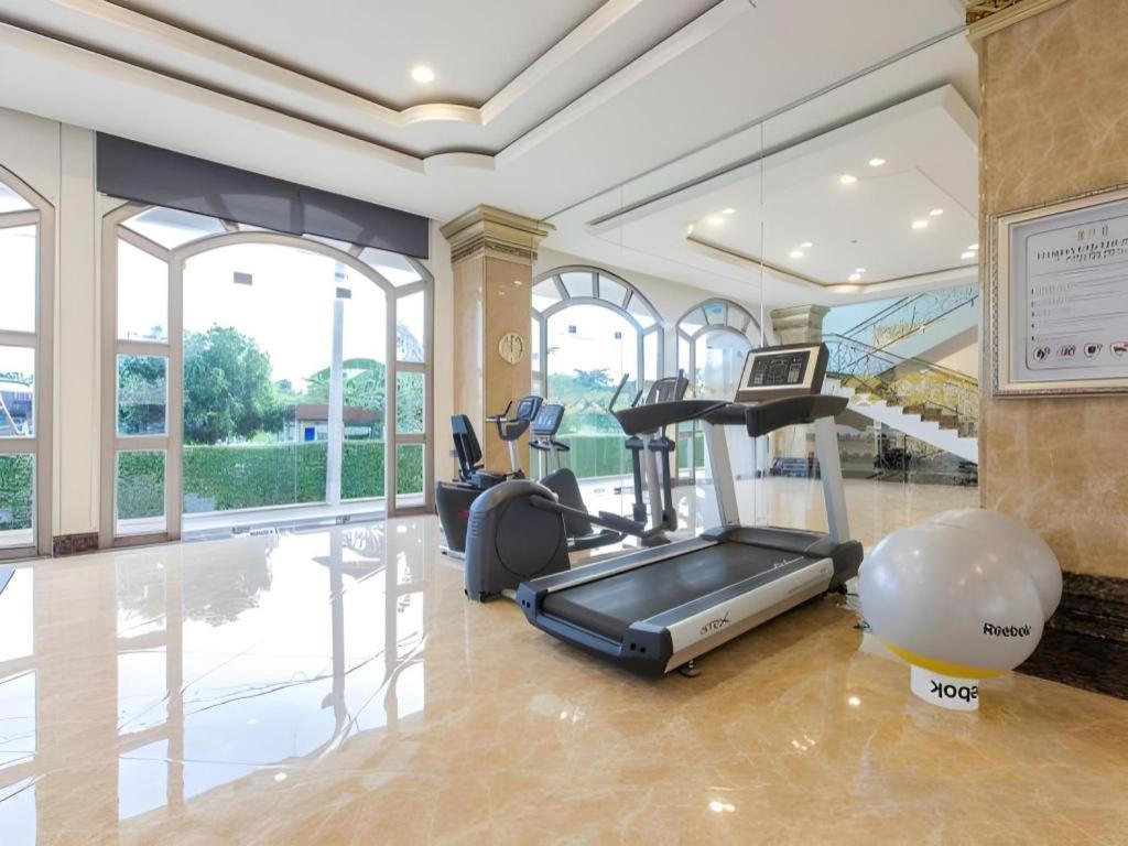 Lk Celestite Hotel Pattaya Bagian luar foto